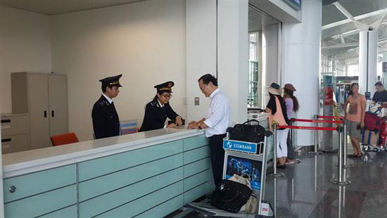 Hanoi Customs Department announces hotlines