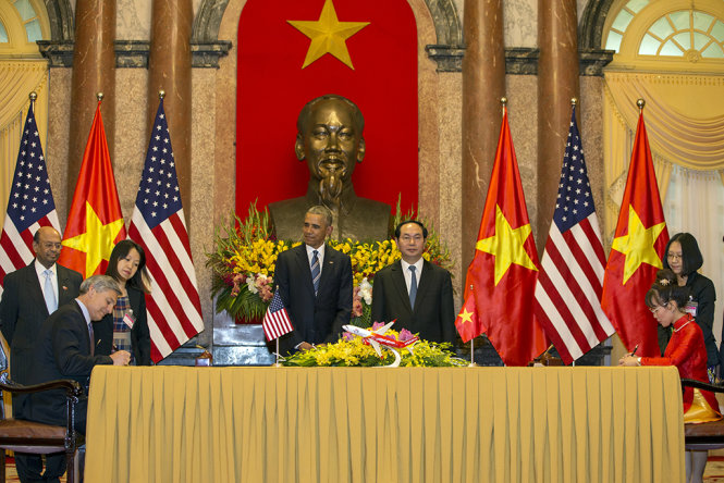 Vietjet Air signs giant deal to buy 100 Boeing airplanes