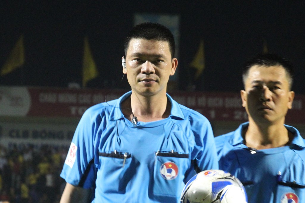 Referee Ha Anh Chien’s career ends