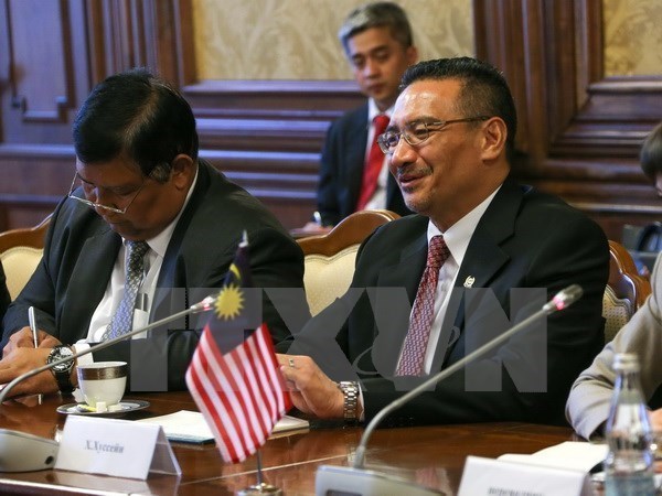 Malaysia urges ASEAN to resolve differences in East Sea issues