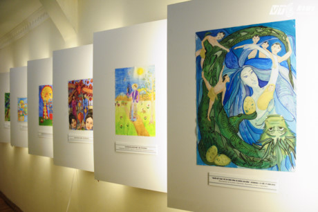 Children s painting contest on Vietnam and Russia