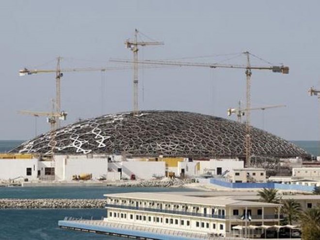 Louvre Abu Dhabi transformed into “Museum on the Sea”