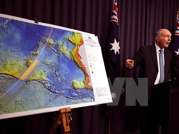 Australia, China and Malaysia meet over MH370 search