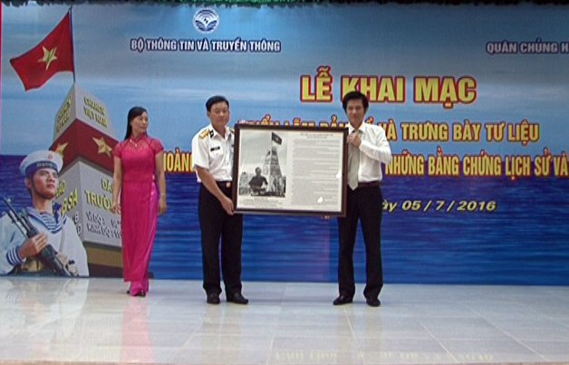 Exhibition on Paracel and Spratly archipelagos in Southern Kien Giang province
