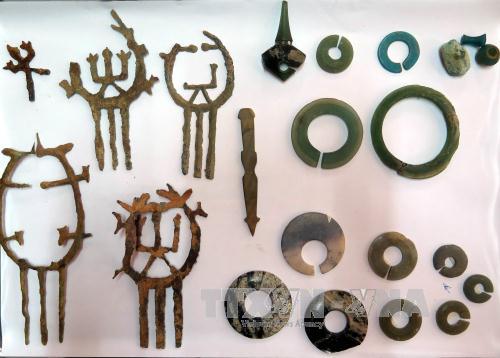 Nam Dinh provincial museum receives valuable antiques