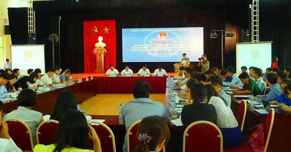 Over 3,000 young people in Hanoi admitted as Party members