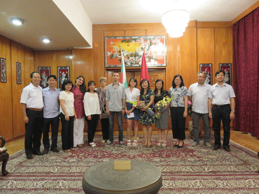 Support Bulgarian students travel to Vietnam to practice Vietnamese