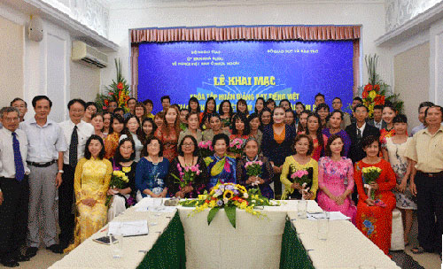 Training course on Vietnamese language for expatriate teachers opens in Hanoi