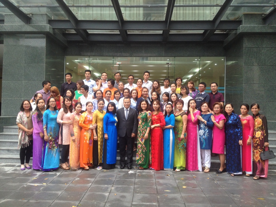 Making efforts to support teachers teaching Vietnamese abroad