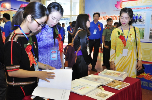 Exhibition on advanced youth following Uncle Ho’s sayings organized in Hanoi