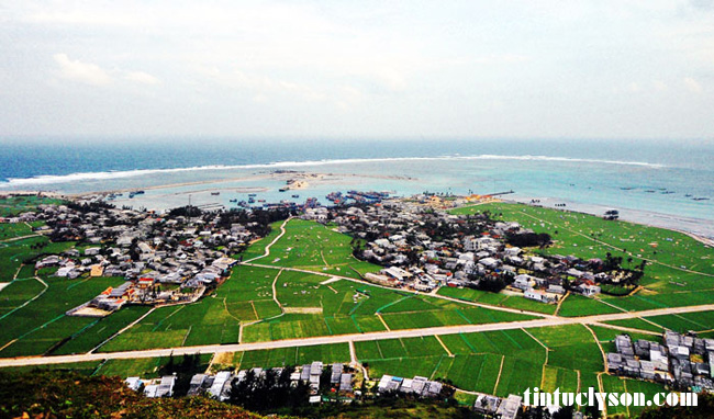 Government grants financial support to island districts and communes