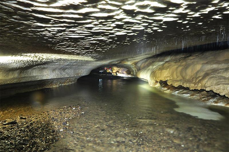 New astonishing cave discovered in Bac Kan