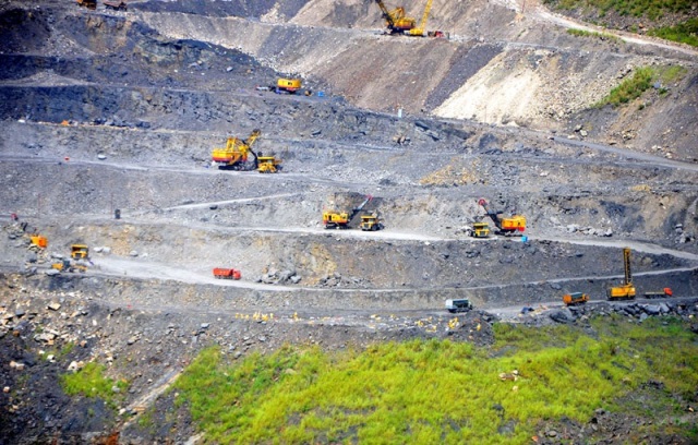 Quang Ninh tests tour to mining site