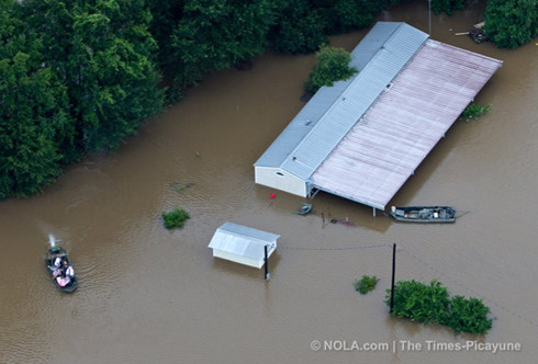 Obama pledges to support Louisiana flood victims