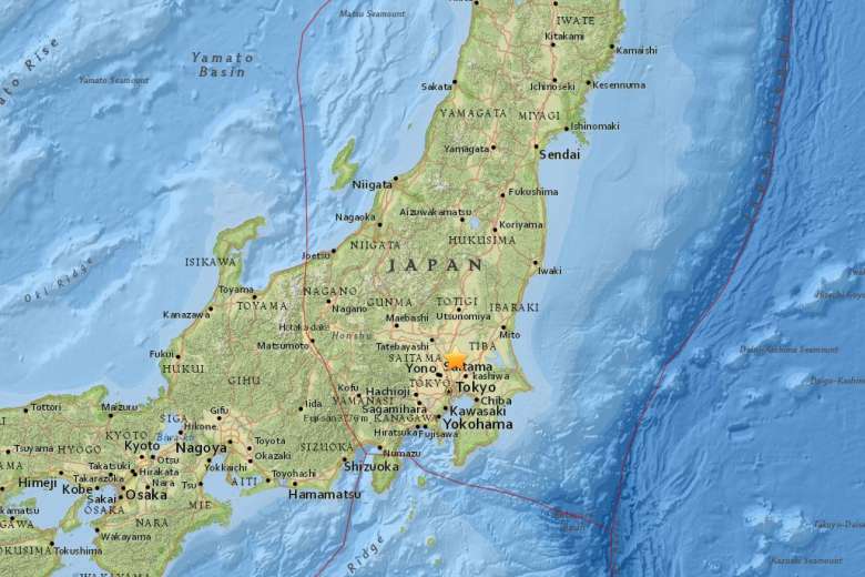 Earthquake shakes buildings in Tokyo