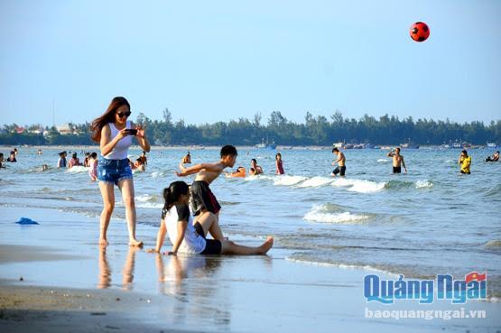 Quang Ngai protects environment for tourism development