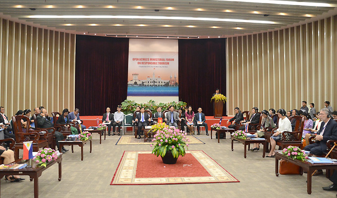 ACMECS Ministers discuss responsible tourism in HCM city