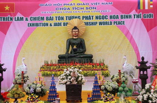 Jade Buddha statute conveys peace message in Vinh Phuc province