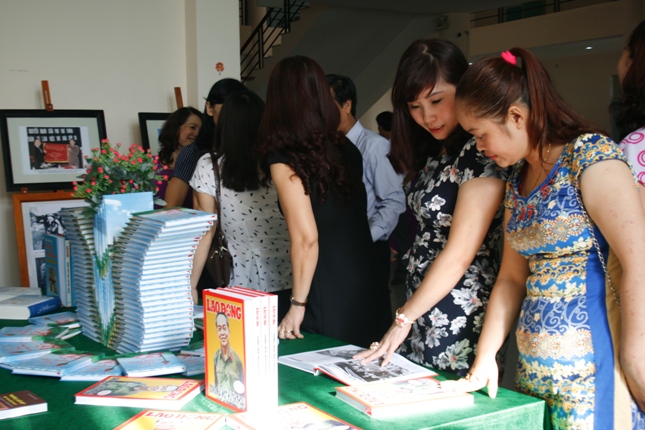 Photo and document exhibition on Vietnam’s sea and islands