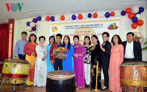 Sao Mai Vietnamese school in Berlin marks 10th anniversary