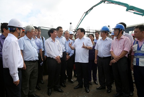 Deputy PM works in Tra Vinh province