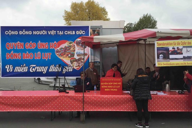 Vietnamese people in Germany raise funds to support Central region