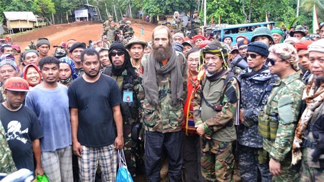 Philippines Abu Sayyaf releases three Indonesian hostages
