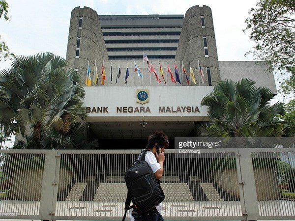 Foreign investors withdraw capital from Malaysia