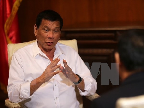 Filipino President starts China visit