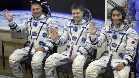 Three astronauts return to Earth from ISS