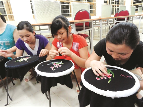 Bac Kan province increases vocational training among women