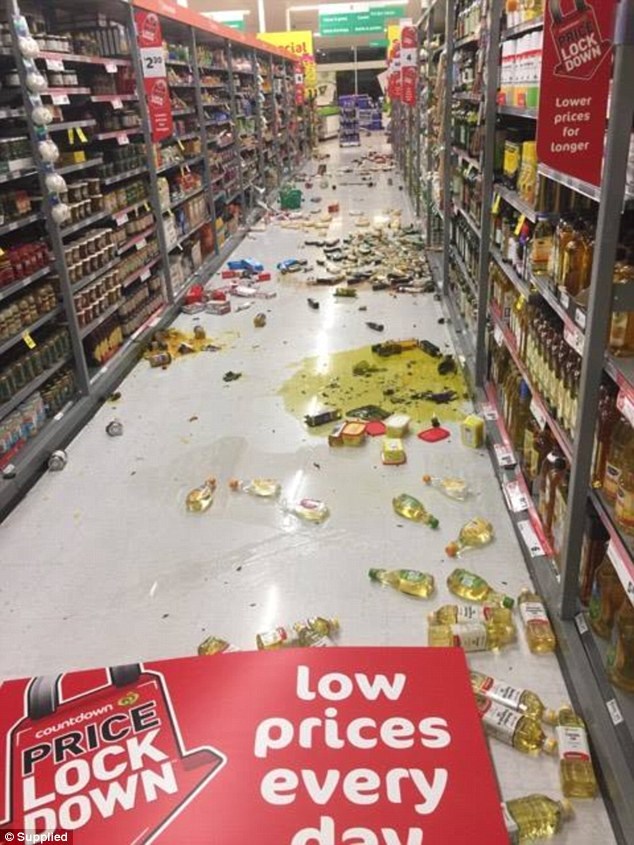 Earthquake measuring 7 4 on Richter scale hits New Zealand