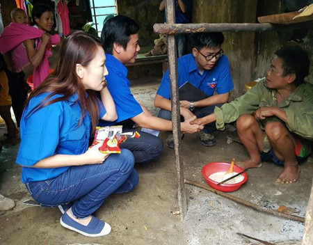 Vietnamese students in RoK support flood victims in Central region
