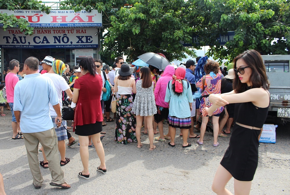 Chinese tourists rank first in Nha Trang, Russian tourists recover