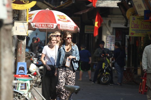 Vietnam to attract 9 7 million foreigners in 2016
