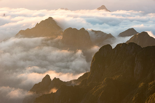 Beautiful moments on Fansipan Peak