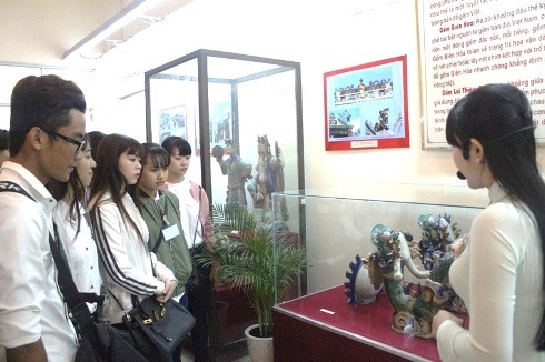 Photo exhibition on Communist Party of Vietnam in Can Tho city