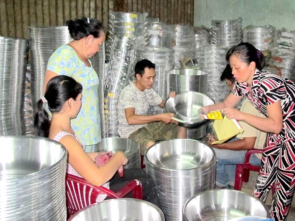 Ho Chi Minh city strives to reduce poverty rate by 1 2-1 4