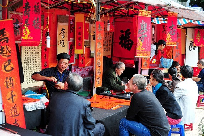 Tet event celebrates Vietnam s ancient folk paintings