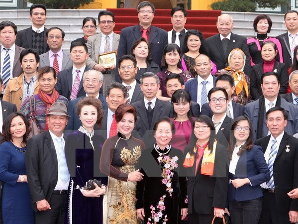 Solutions to attract OV intellectuals to return to the homeland
