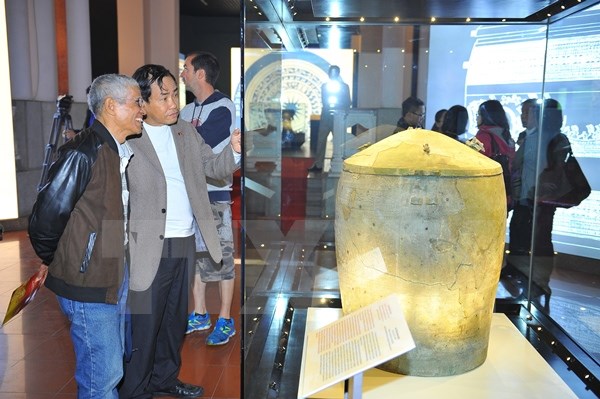 Eighteen national treasures on display in Hanoi