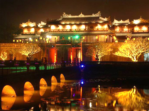 Hue imperial citadel to open at night to serve tourists