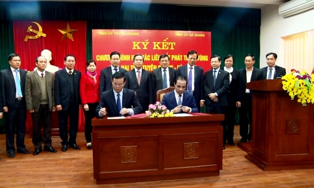 Ha Giang, Tuyen Quang link cooperation in five fields