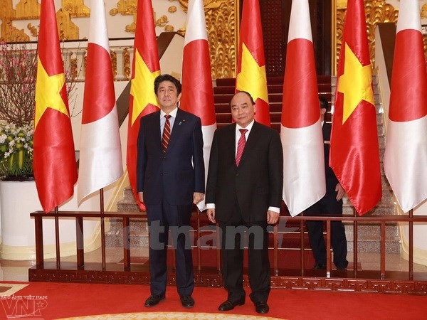 Japanese media highlight PM Shinzo Abe’s visit to Vietnam