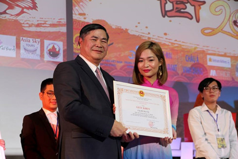 Vietnamese students in Germany welcome Lunar New Year of the Rooster Festival