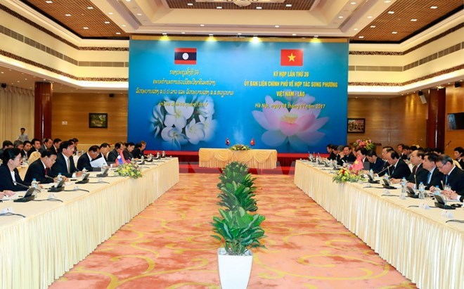 Lao media spotlights Vietnam-Laos committee meeting’ success