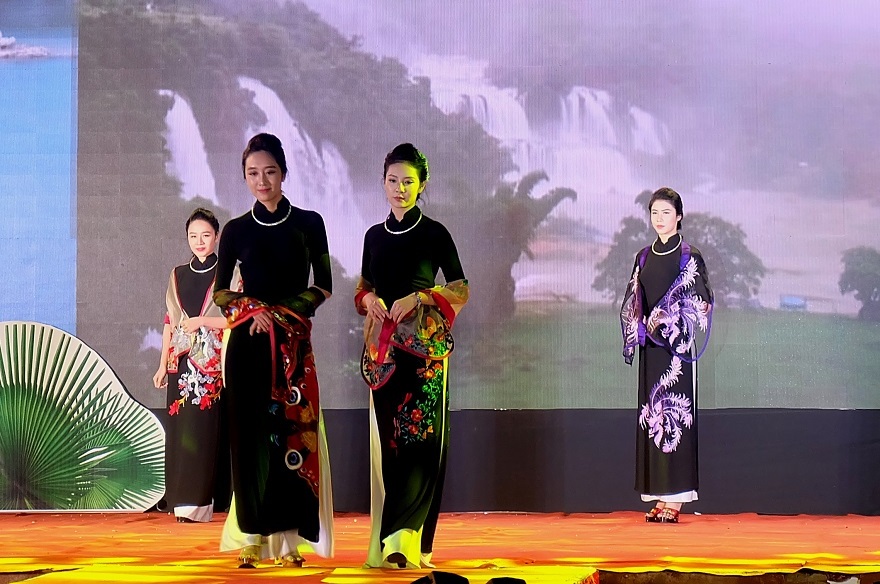 Ho Chi Minh city Ao dai festival 2017