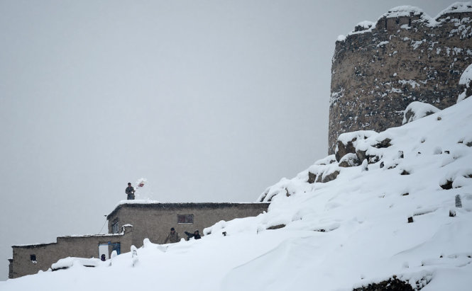 Over 100 dead after avalanches in Afghanistan and Pakistan