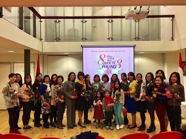 Meeting Vietnamese women in Netherlands on International Women s Day