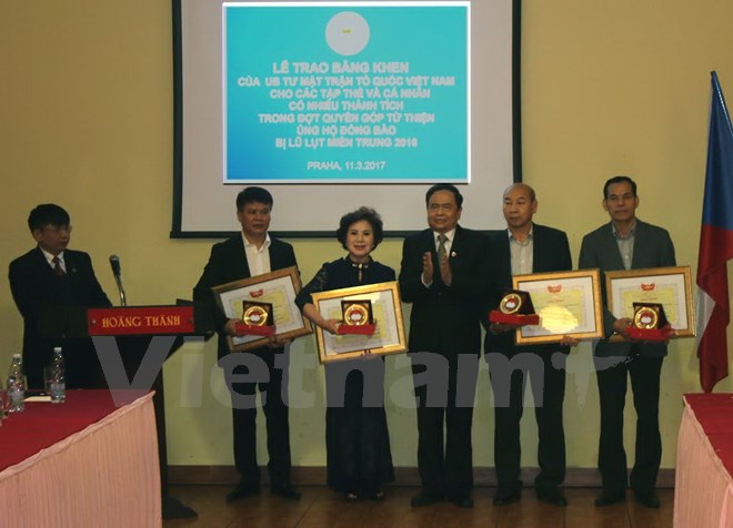 Vietnam Fatherland Front honours hearts for Central region in Czech Republic